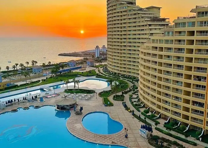 Porto Elsokhna Pyramids Sea Veiw Apartment